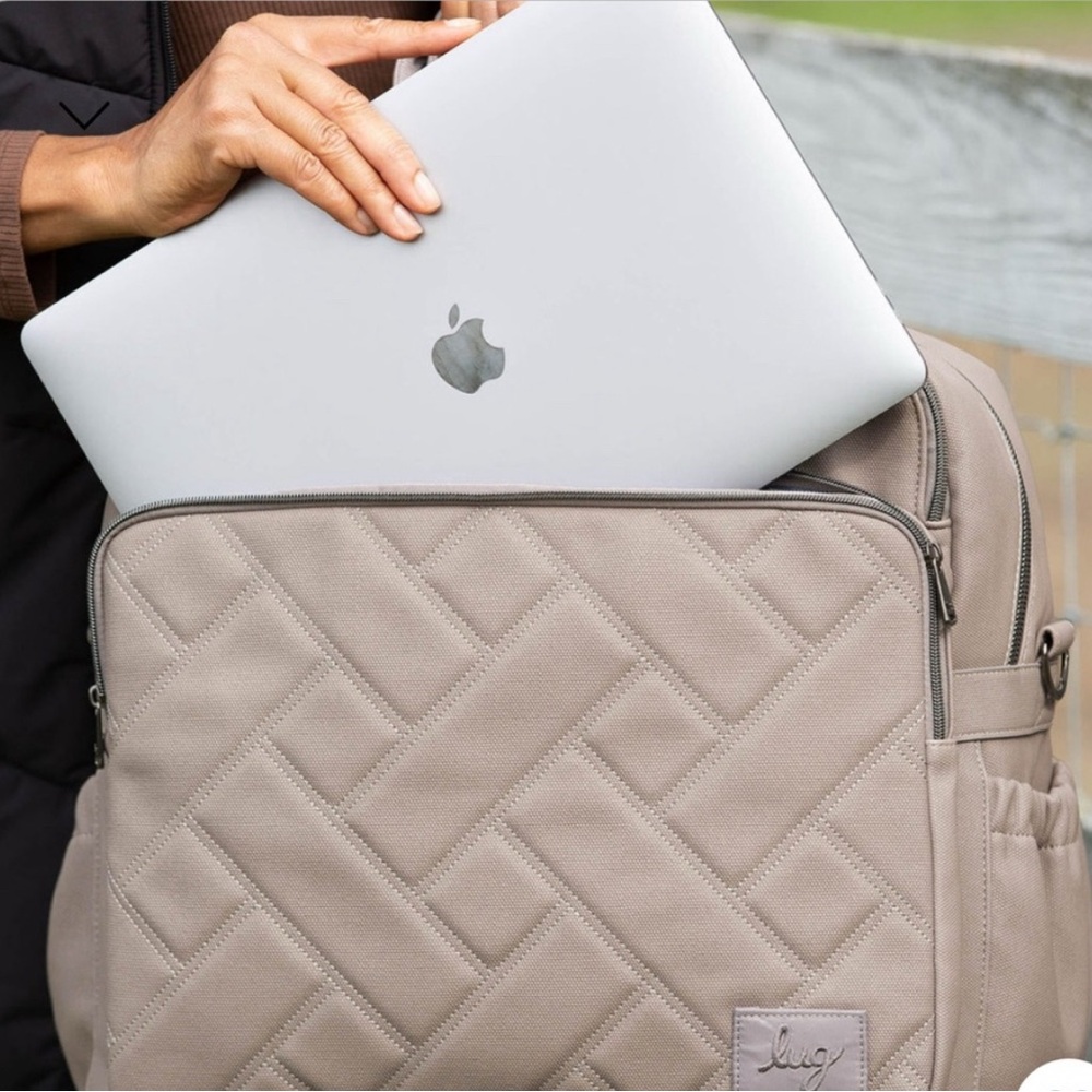 - Lug ⭐️RARE⭐️Boxer Matte Luxe Vegan Leather NWT - Picture 9 of 12